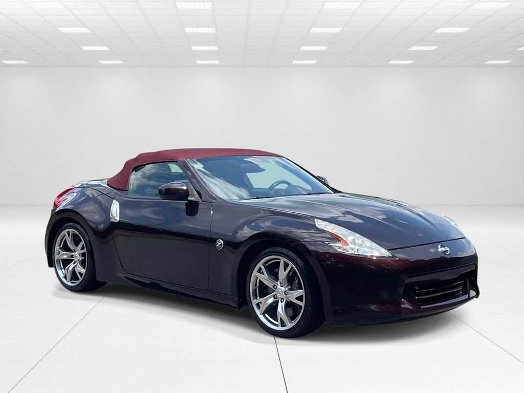 Used 2010 Nissan 370Z Touring w/ Sport Pkg RWD image 2