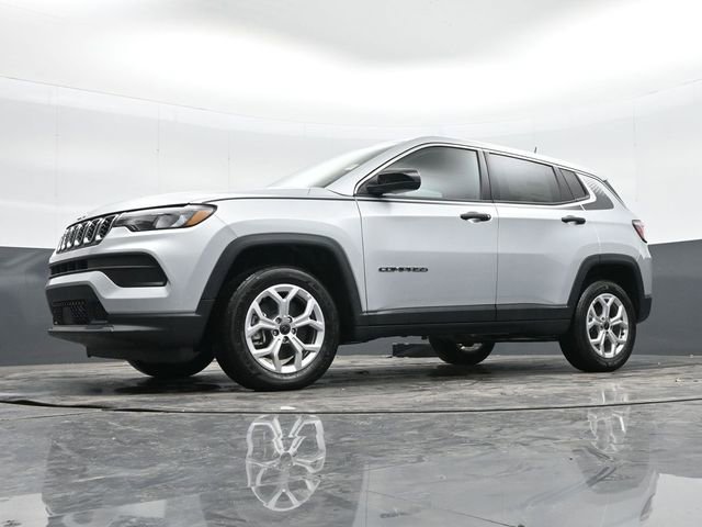 Used 2025 Jeep Compass Sport w/ Mopar Graphics Package AWD/4WD image 42