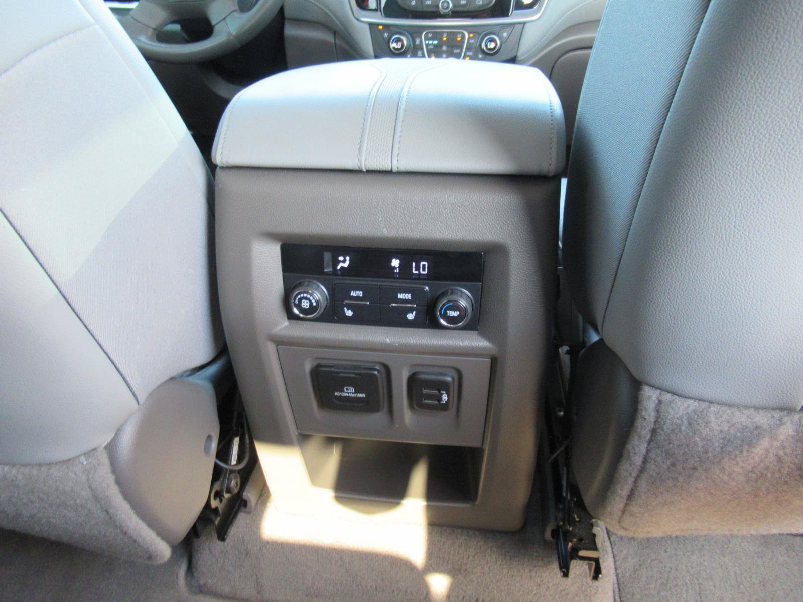 Used 2019 Chevrolet Traverse Premier w/ Driver Confidence II Package FWD image 34