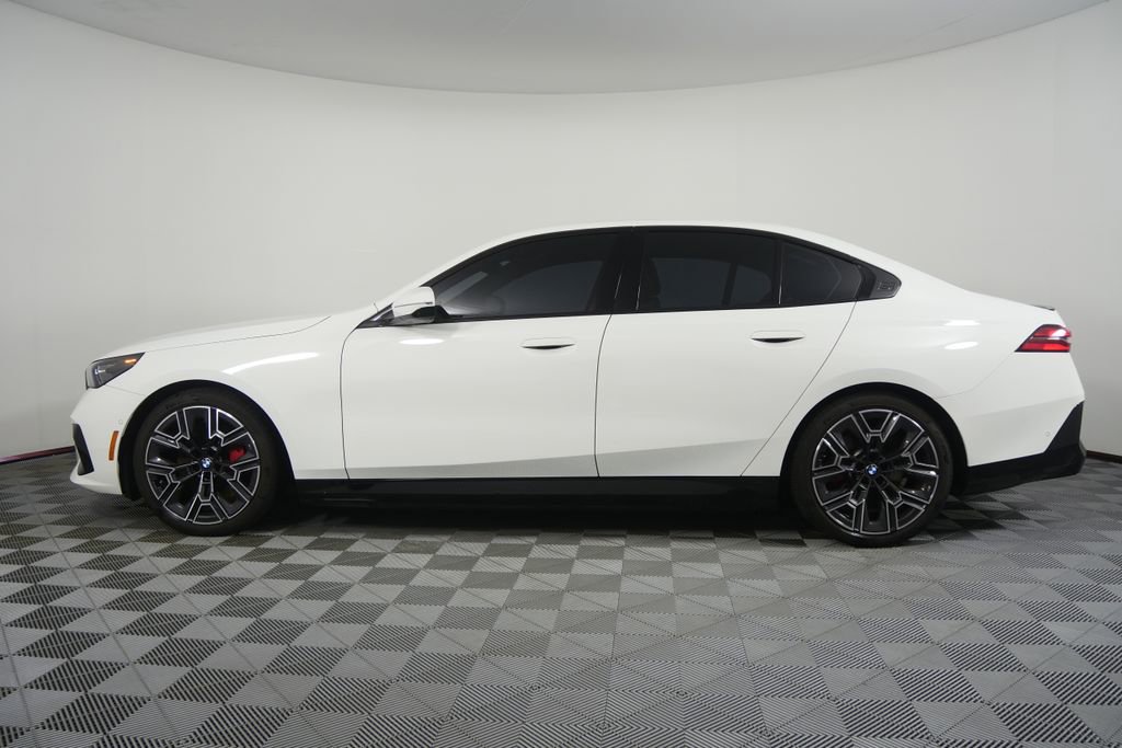 Used 2025 BMW i5 eDrive40i w/ M Sport Package image 6