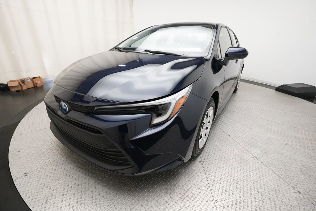 Used 2025 Toyota Corolla LE FWD image 12