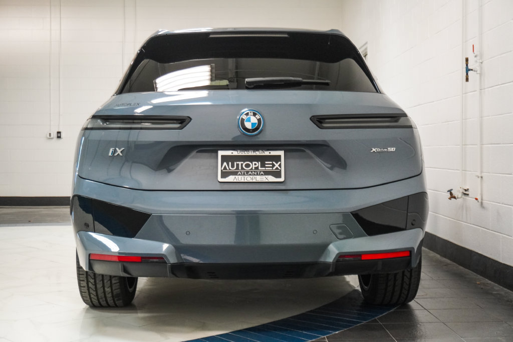 Used 2024 BMW iX xDrive50 w/ Sport Package AWD/4WD image 33