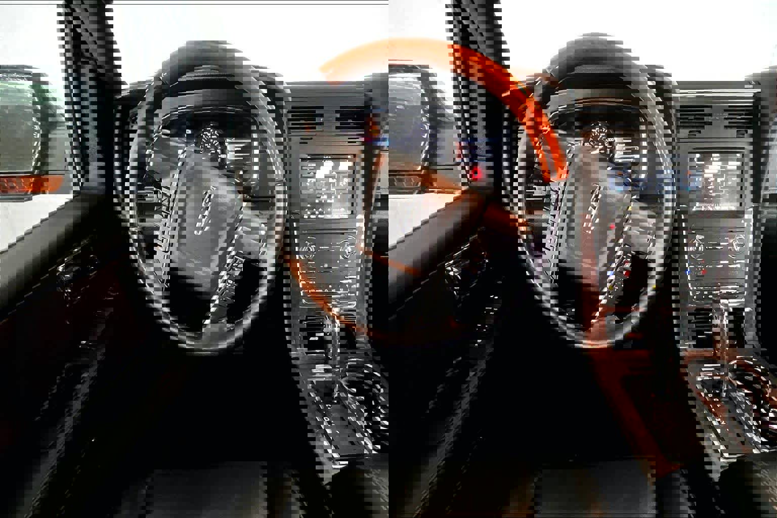 Used 2017 Lincoln Navigator Select image 6