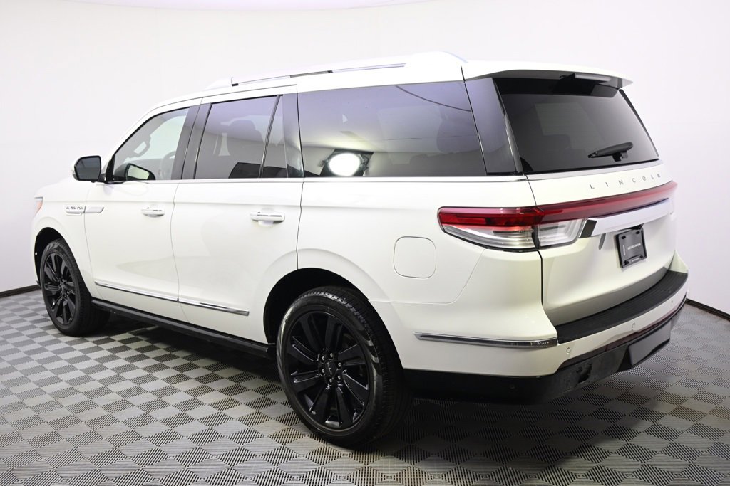 Used 2022 Lincoln Navigator Reserve w/ Monochromatic Package image 3
