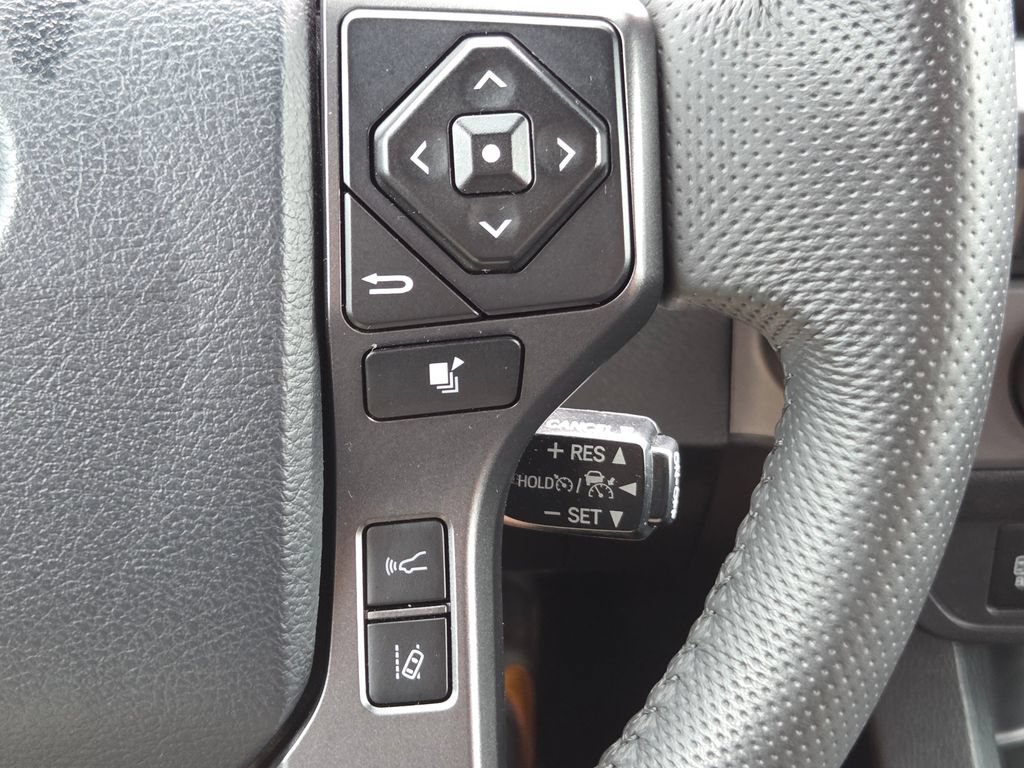 Used 2018 Toyota Tacoma TRD Sport w/ Technology Package AWD/4WD image 13