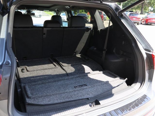 Used 2024 Volkswagen Tiguan SE R-Line FWD image 16