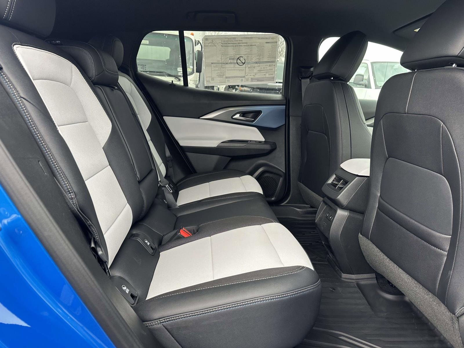 New 2026 Chevrolet Equinox EV LT image 24