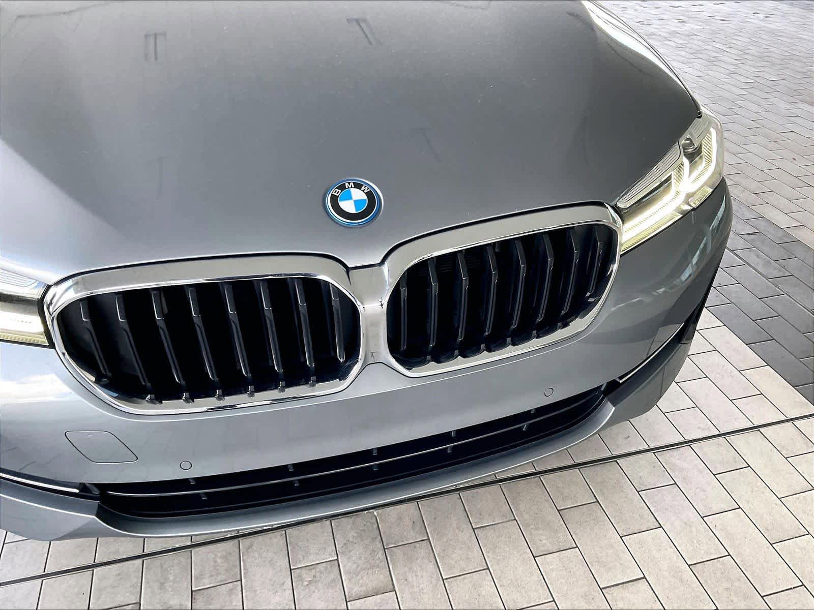 Used 2023 BMW 530e w/ Convenience Package RWD image 31