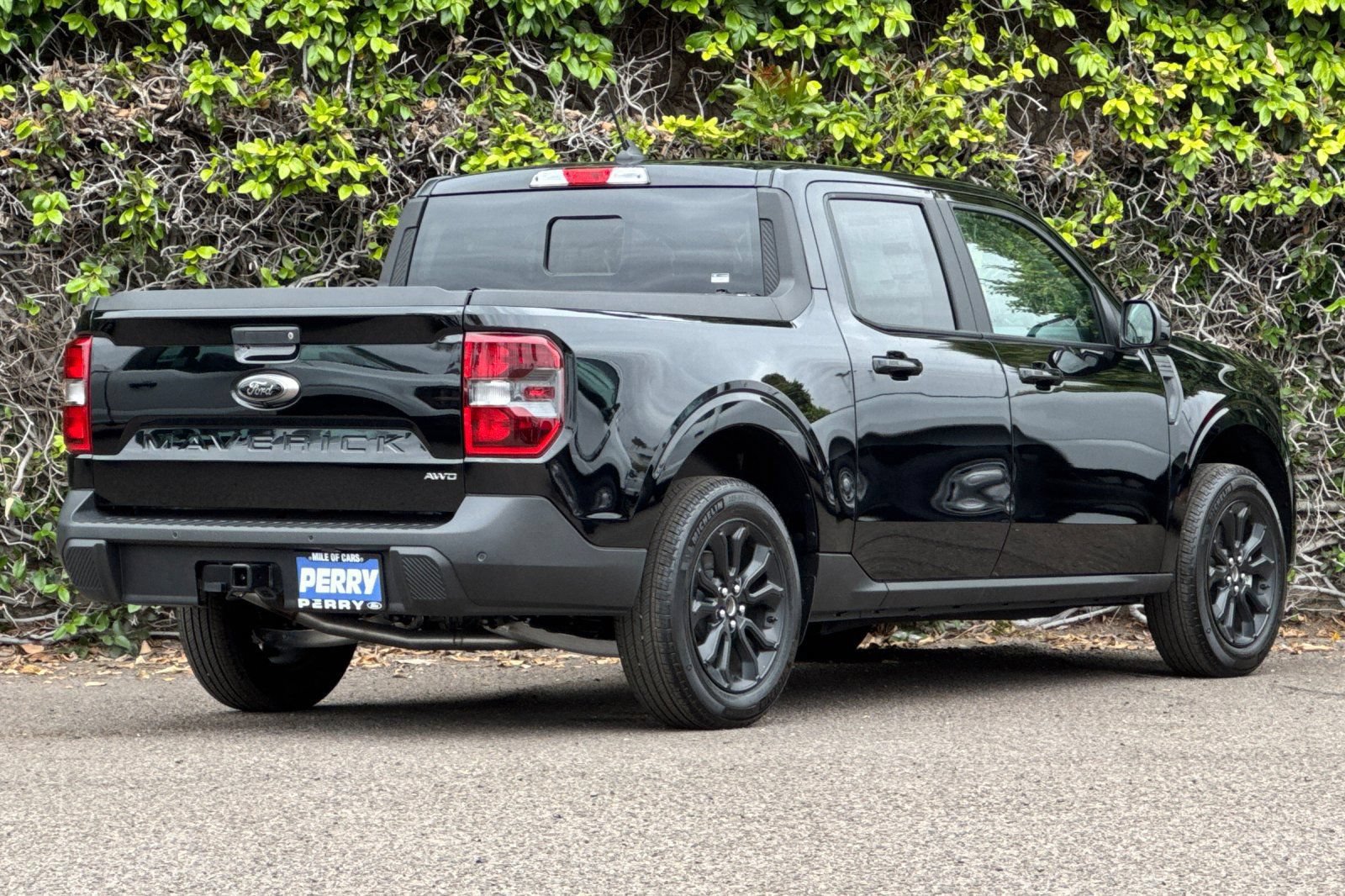 New 2024 Ford Maverick Lariat w/ Black Appearance Package AWD/4WD image 3