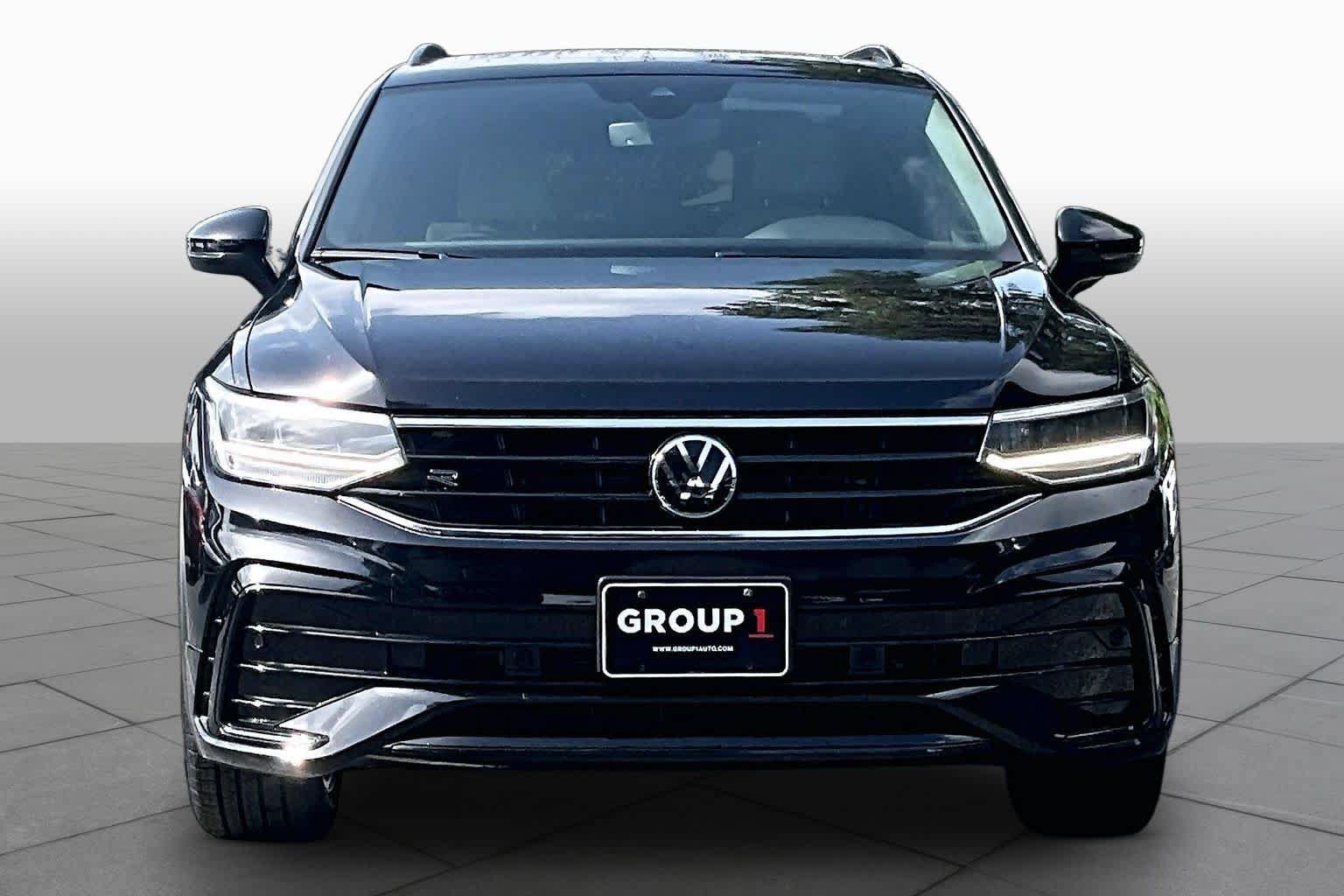 Used 2024 Volkswagen Tiguan SE R-Line FWD image 4