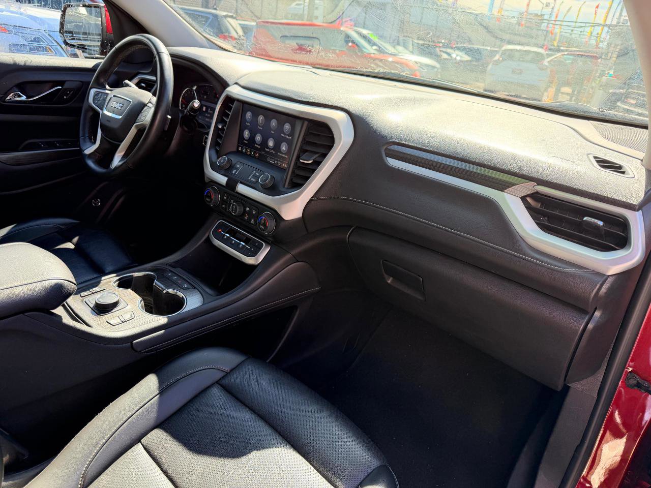 Used 2023 GMC Acadia SLT image 11