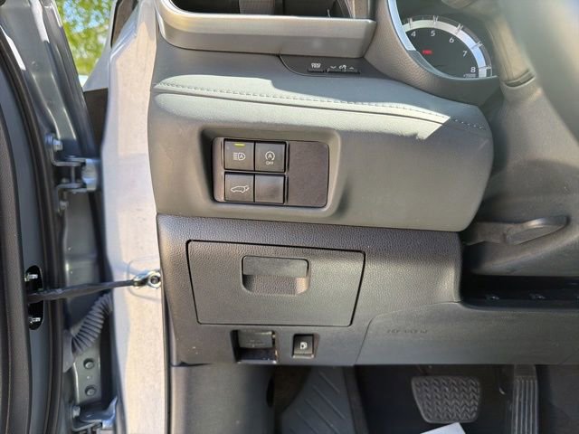 Used 2023 Toyota Highlander XLE image 29