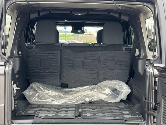 Used 2024 Jeep Wrangler Unlimited Sport AWD/4WD image 6