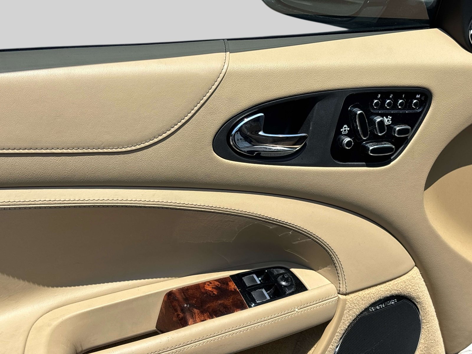 Used 2012 Jaguar XK Coupe RWD image 12