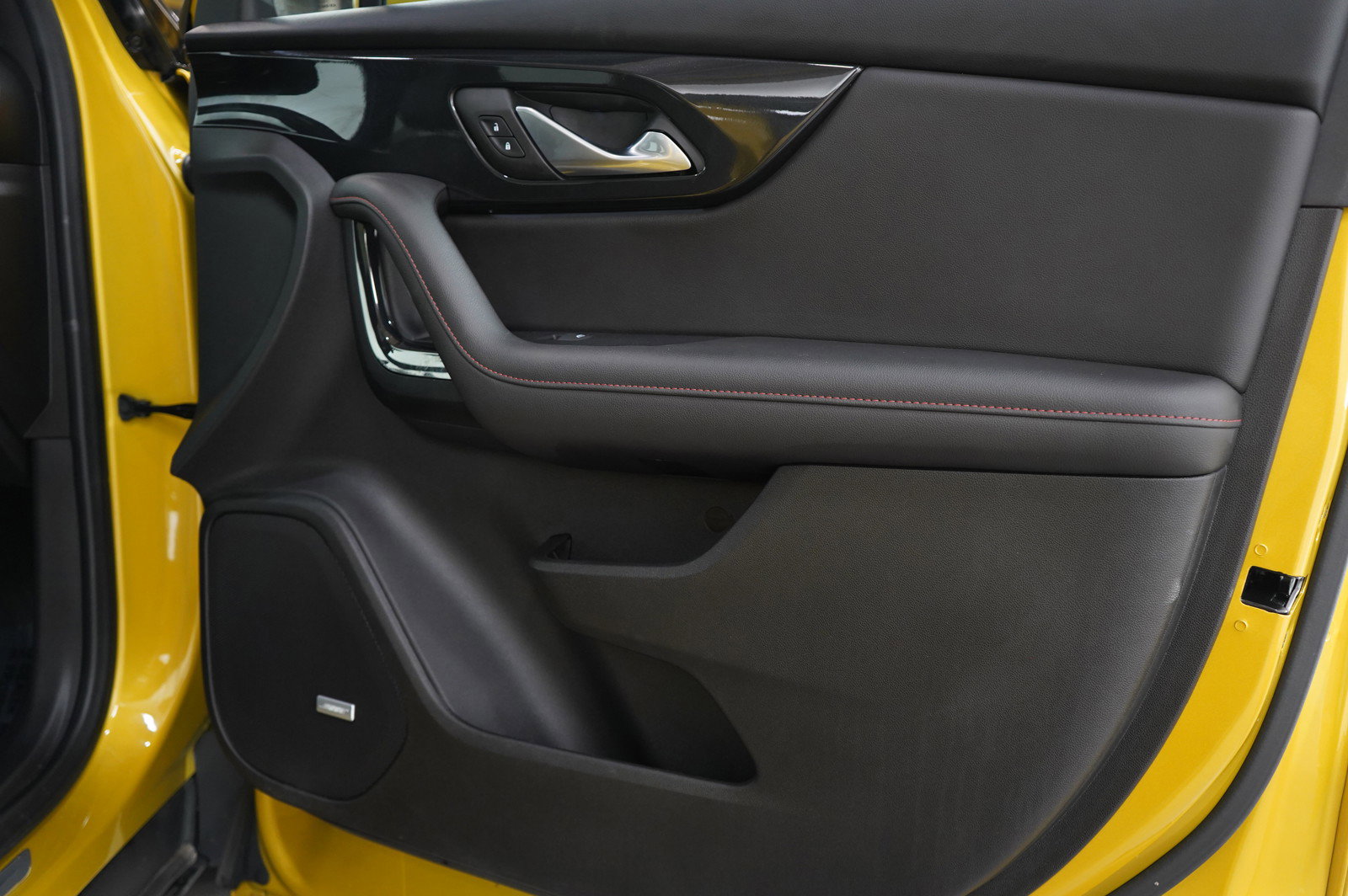 Used 2022 Chevrolet Blazer RS w/ Enhanced Convenience Package image 9