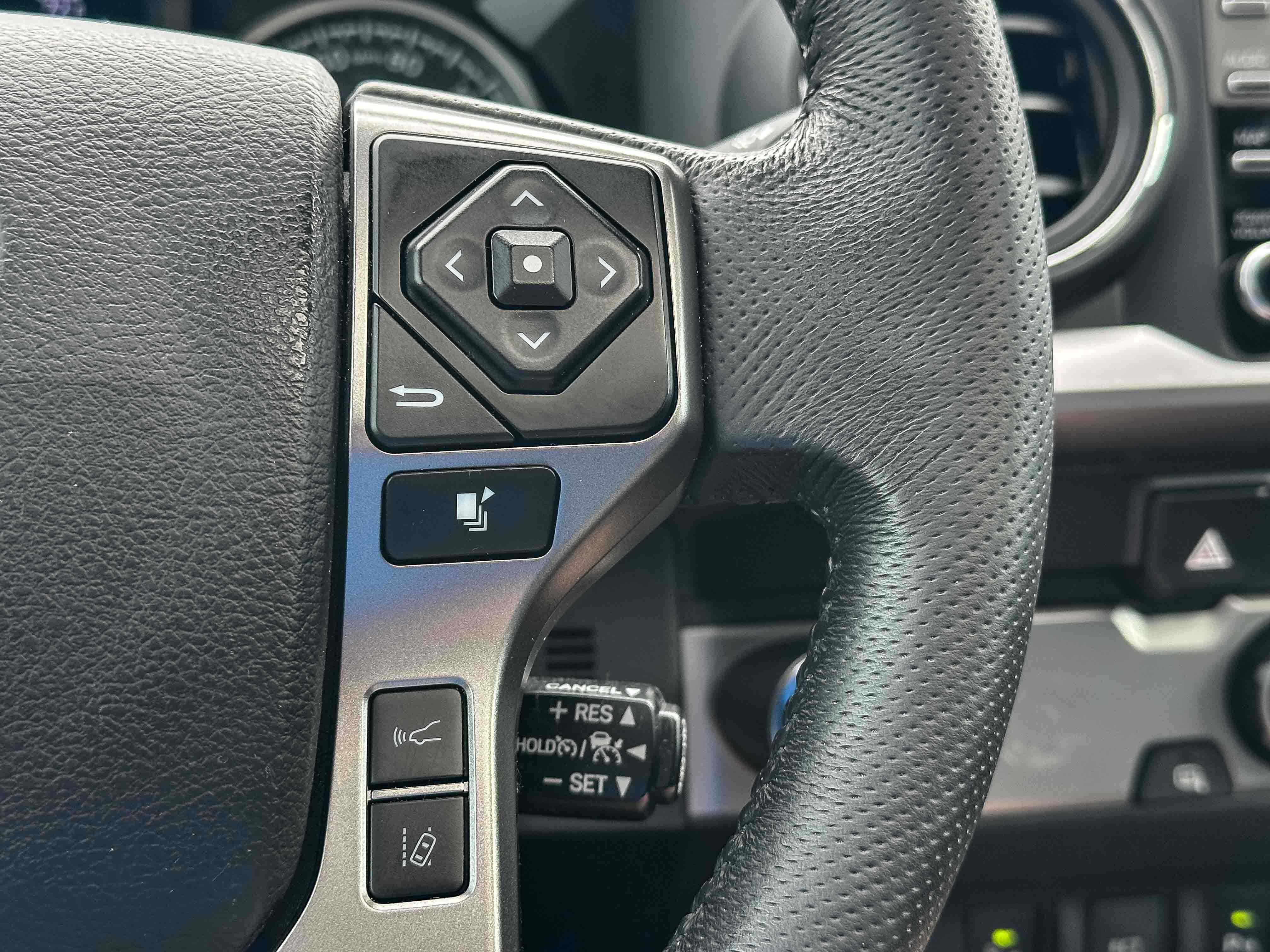 Used 2021 Toyota Tacoma Limited RWD image 29