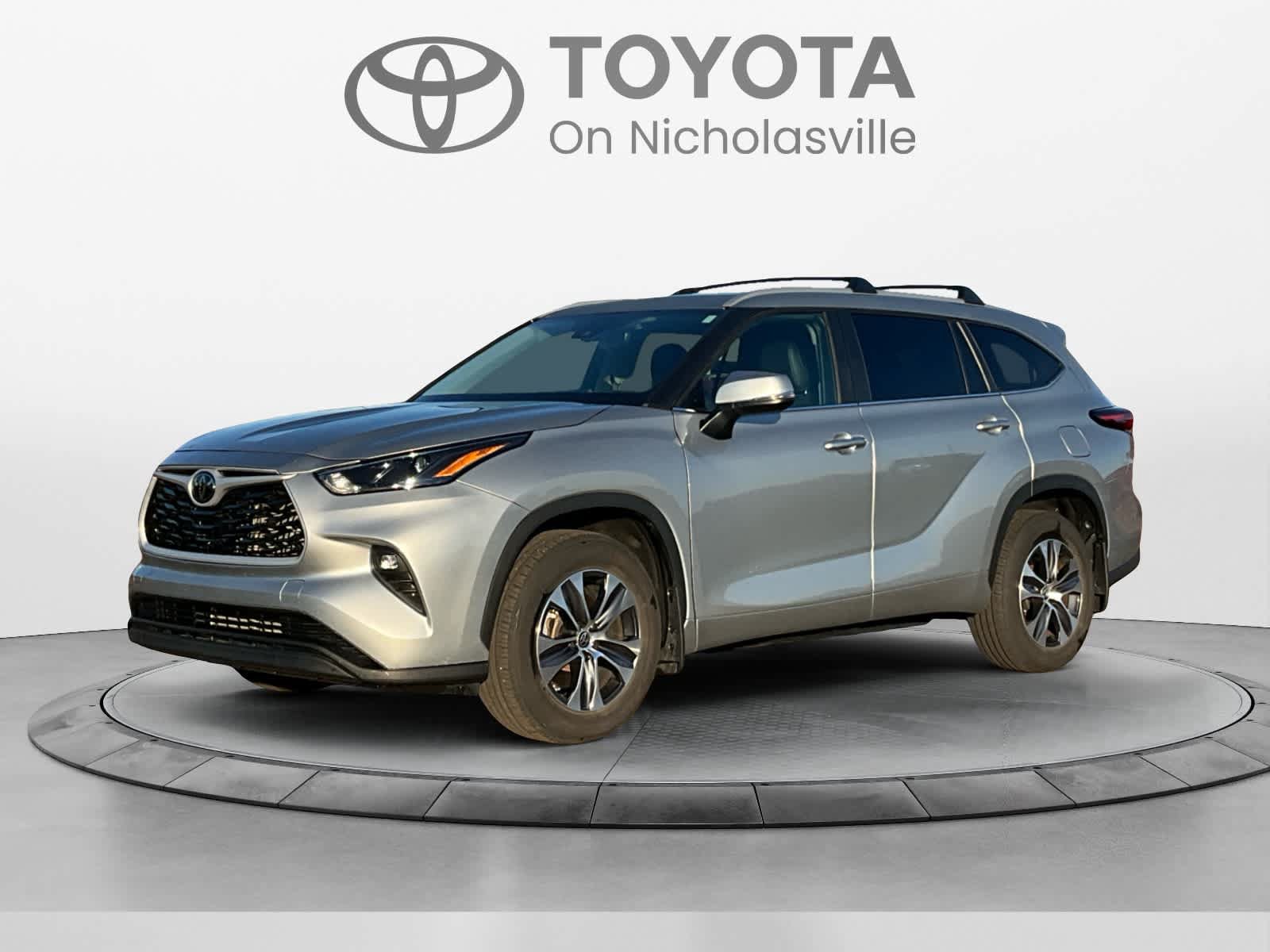 Used 2024 Toyota Highlander XLE