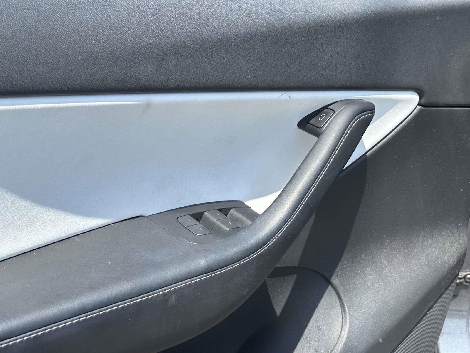 Used 2022 Tesla Model Y Long Range AWD/4WD image 13