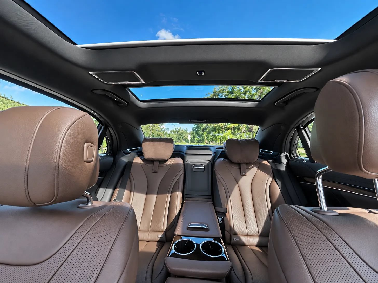 Used 2017 Mercedes-Benz S 550 Sedan w/ Premium Package image 12