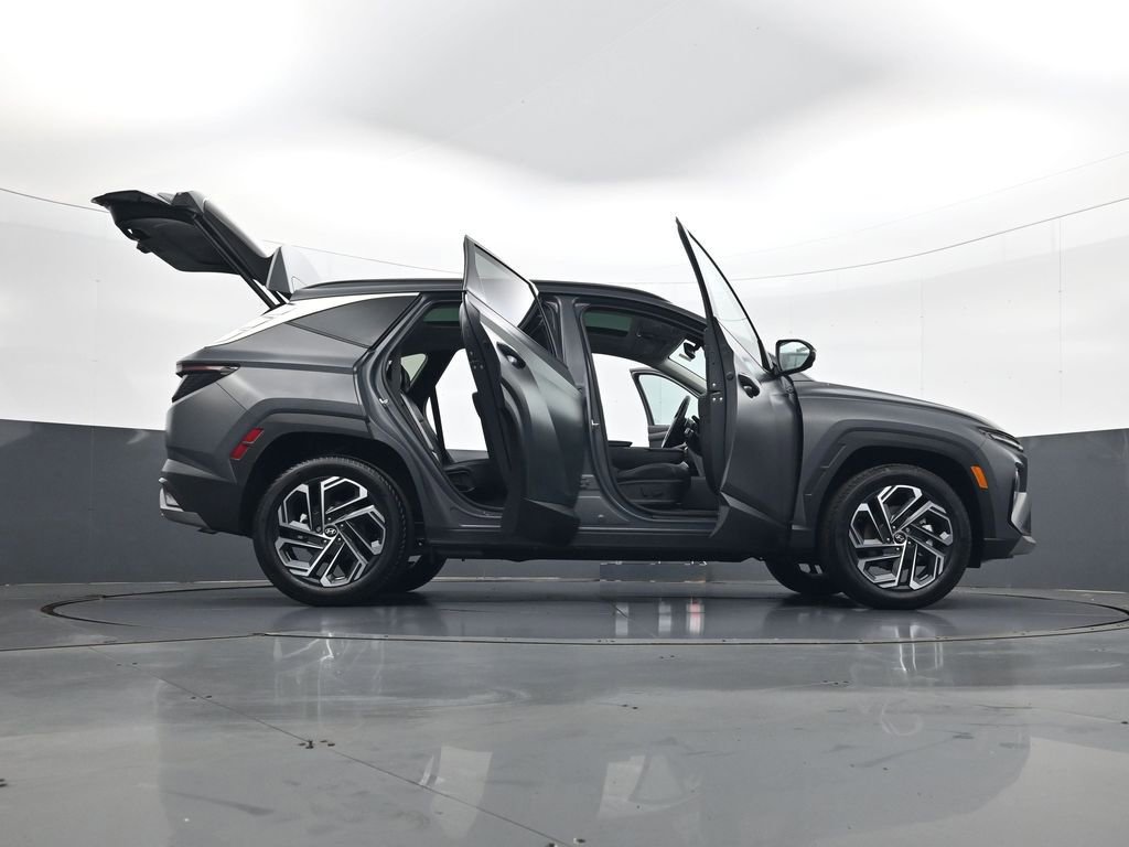 Certified 2025 Hyundai Tucson Limited image 33