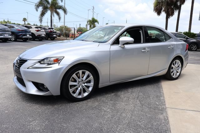 Used 2016 Lexus IS 200t RWD image 4