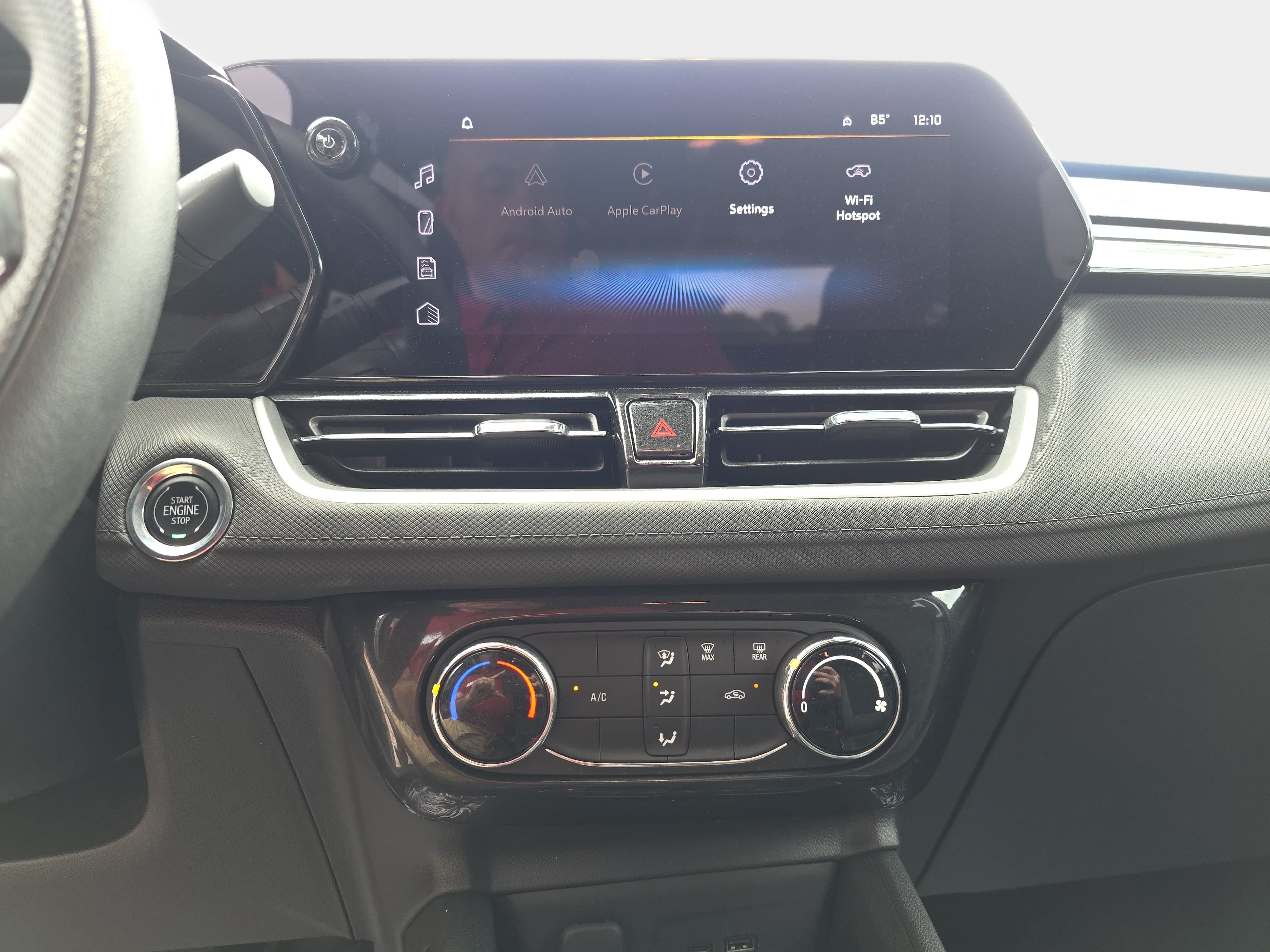 Used 2025 Chevrolet TrailBlazer LT AWD/4WD image 17
