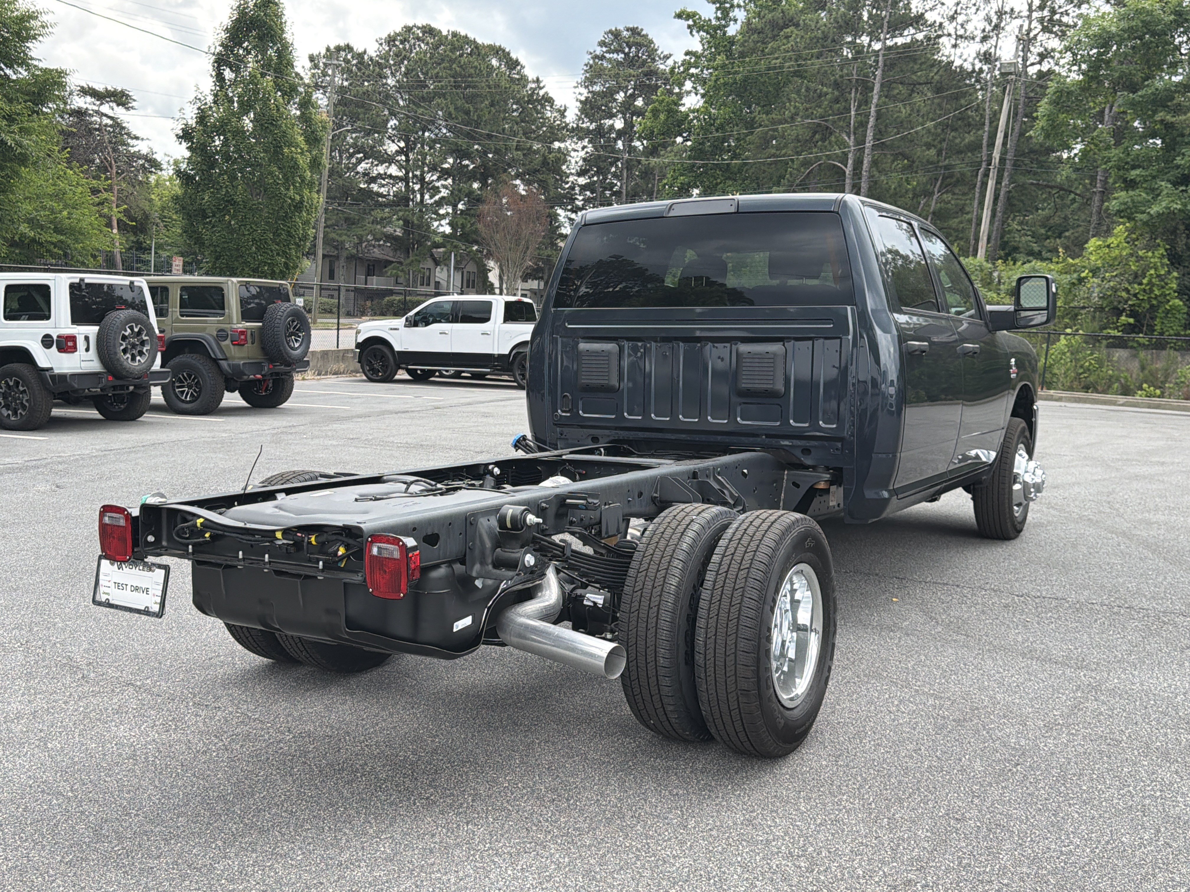 New 2026 RAM 3500 Tradesman w/ Chrome Appearance Group A AWD/4WD image 8