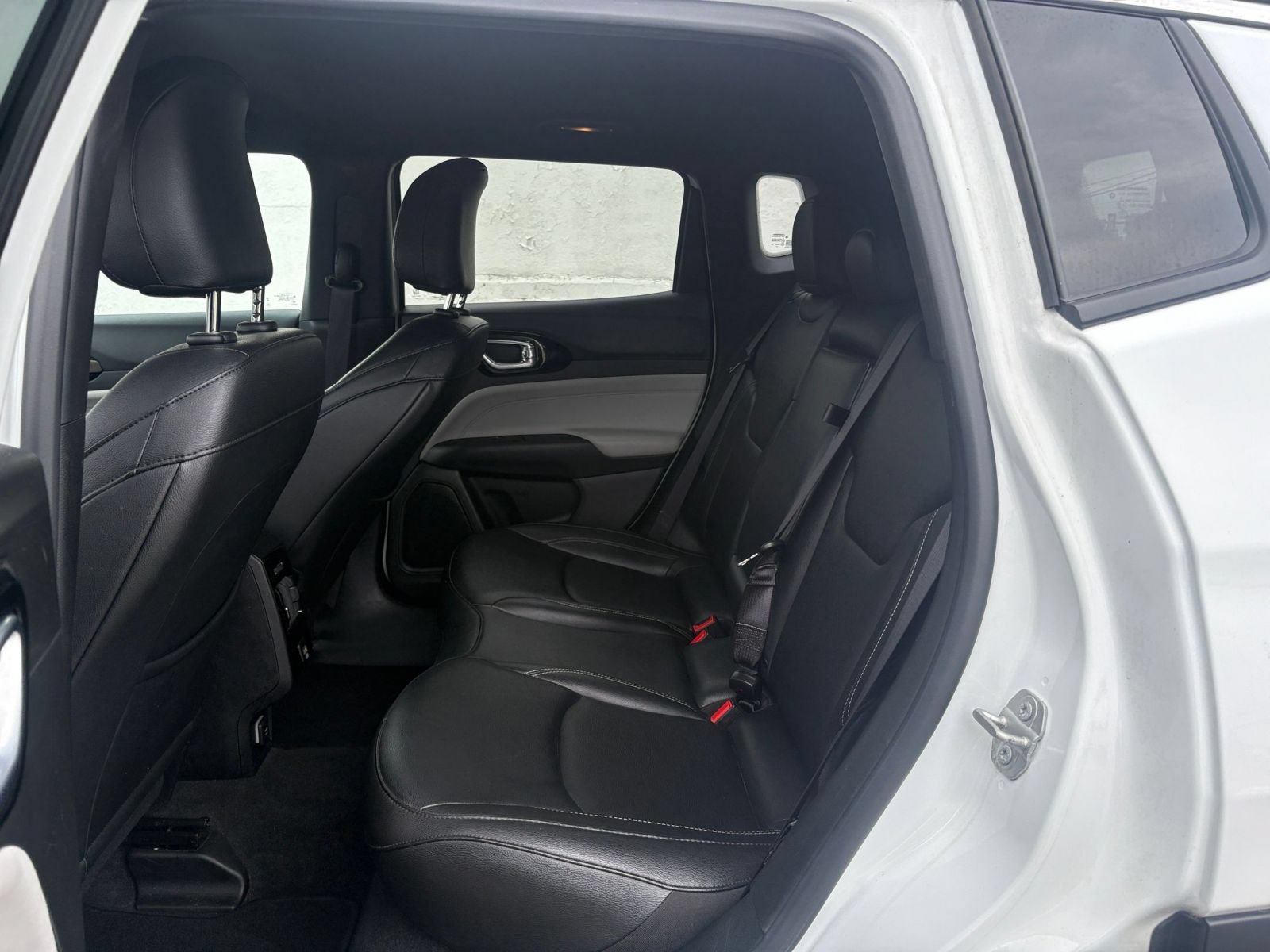 Used 2025 Jeep Compass Limited AWD/4WD image 27