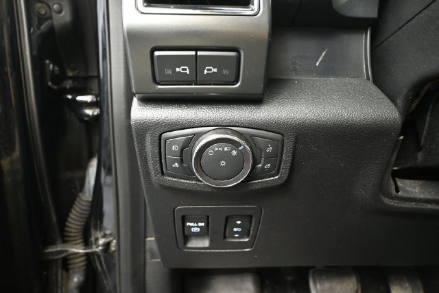 Used 2018 Ford F150 XLT w/ Equipment Group 302A Luxury AWD/4WD image 24