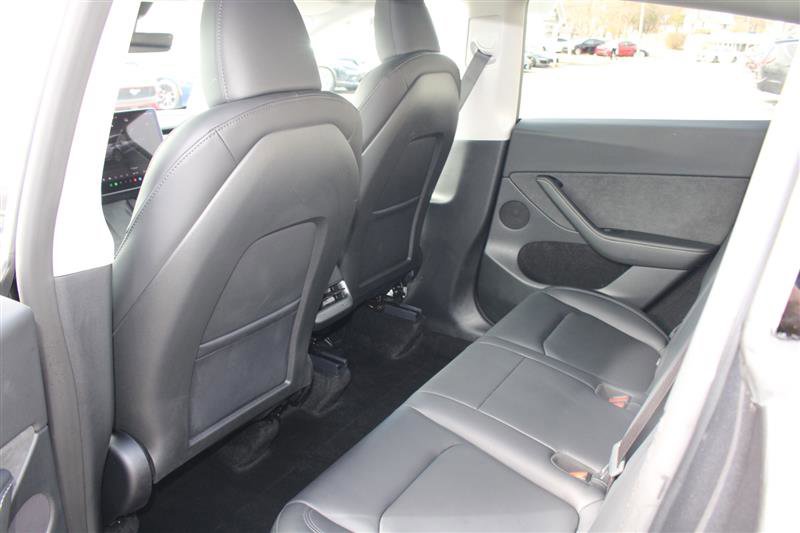 Used 2025 Tesla Model Y Long Range image 12