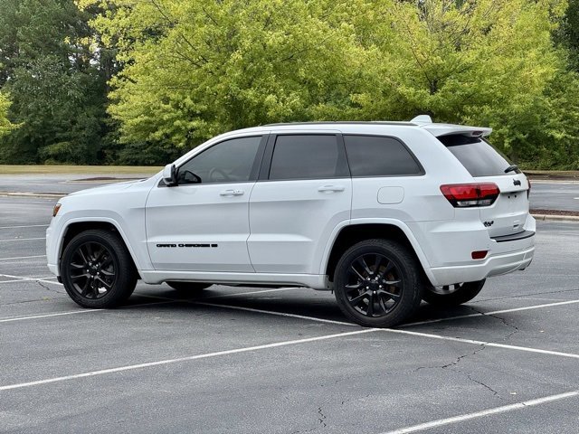 Used 2022 Jeep Grand Cherokee Laredo X image 4