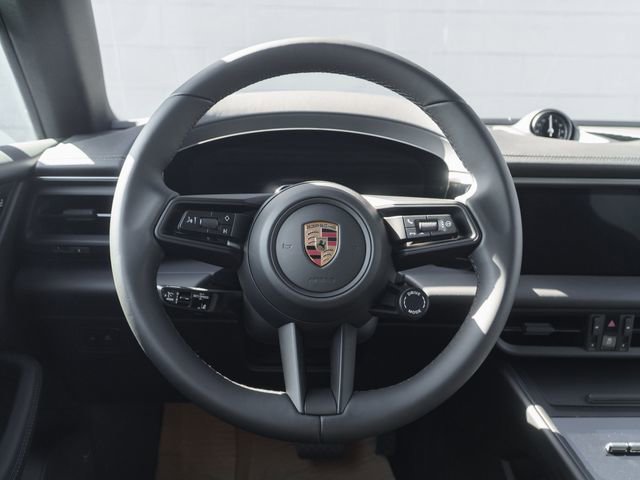 New 2026 Porsche Macan 4 Electric image 21