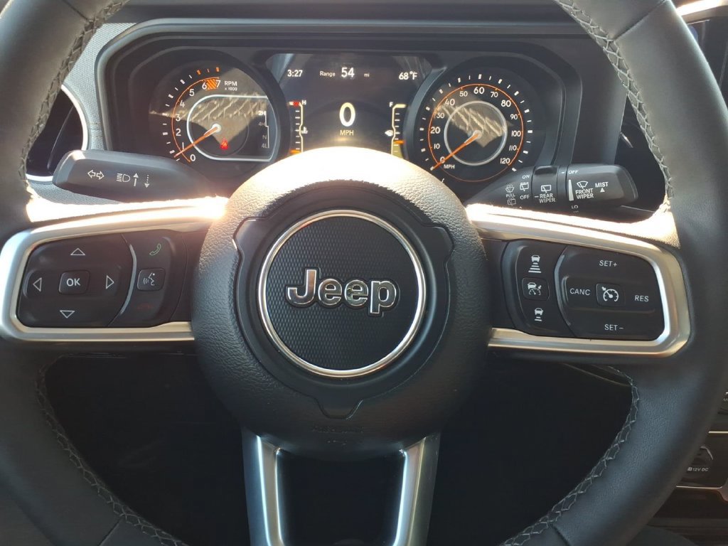 Certified 2026 Jeep Wrangler Unlimited Sahara AWD/4WD image 5