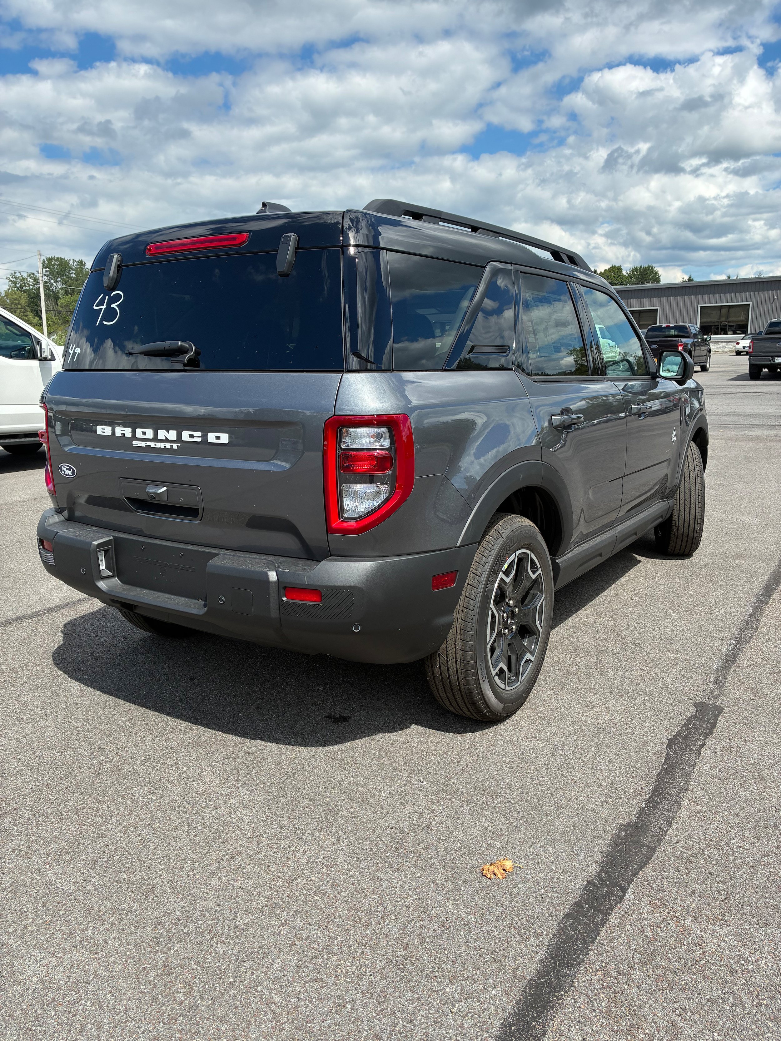 New 2026 Ford Bronco Sport Outer Banks w/ Outer Banks Tech Package+ AWD/4WD image 3