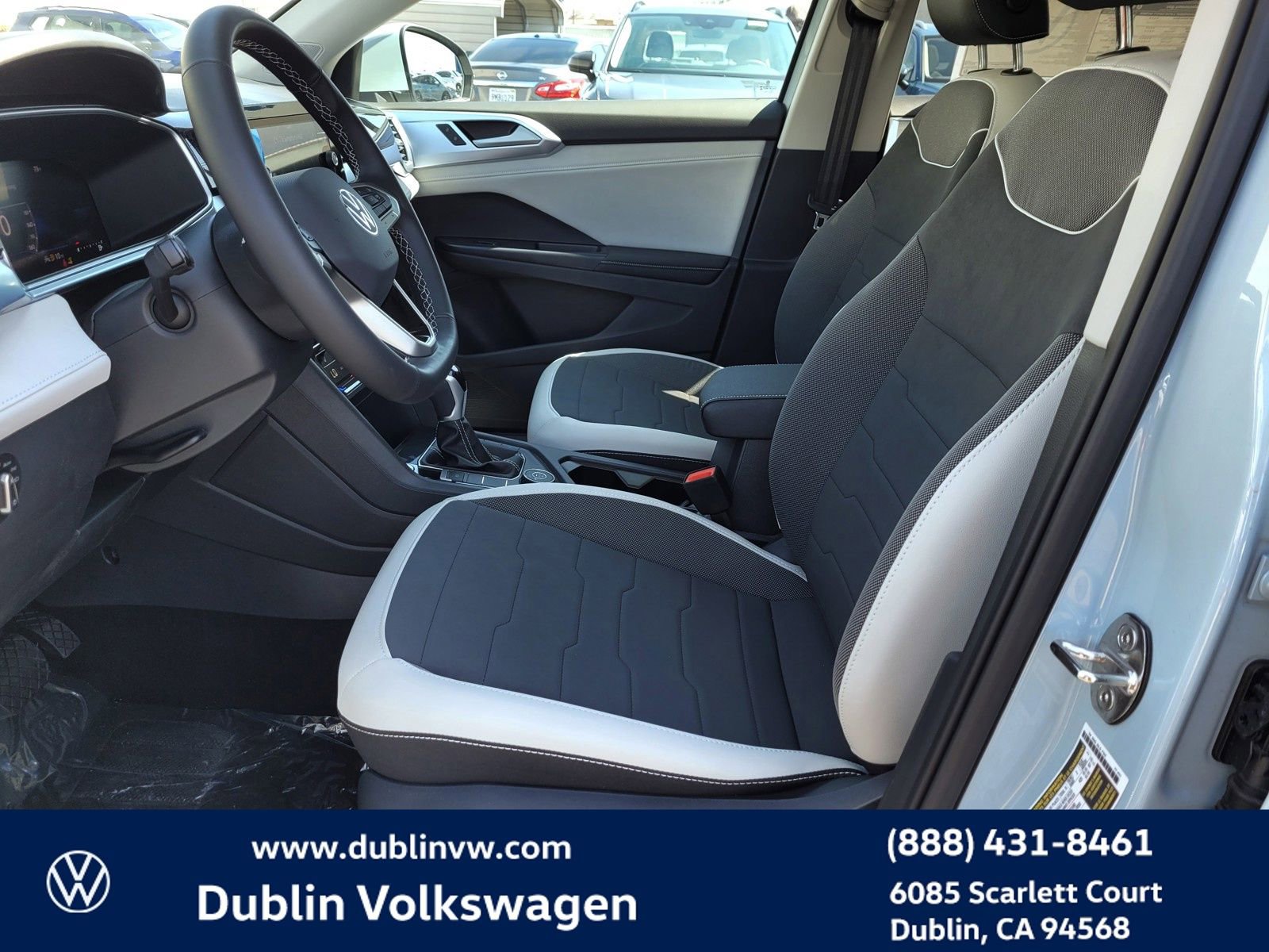 New 2025 Volkswagen Taos SE image 13