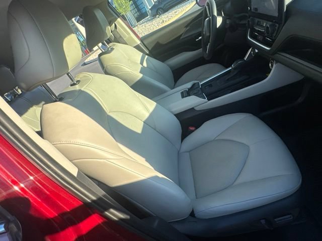 Used 2025 Toyota Grand Highlander AWD image 16