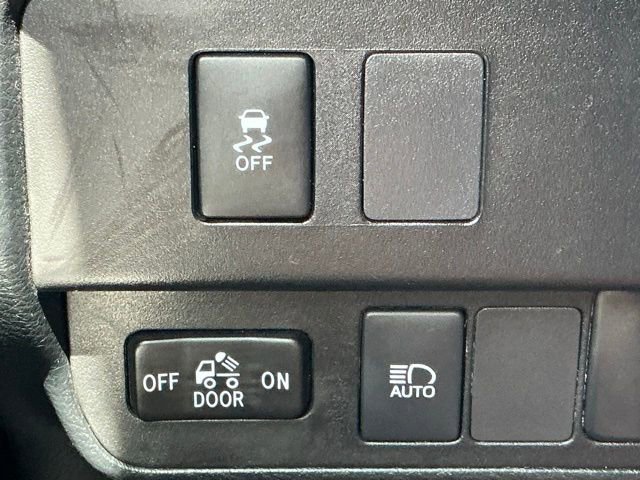 Used 2023 Toyota Tacoma SR5 w/ Technology Package AWD/4WD image 17