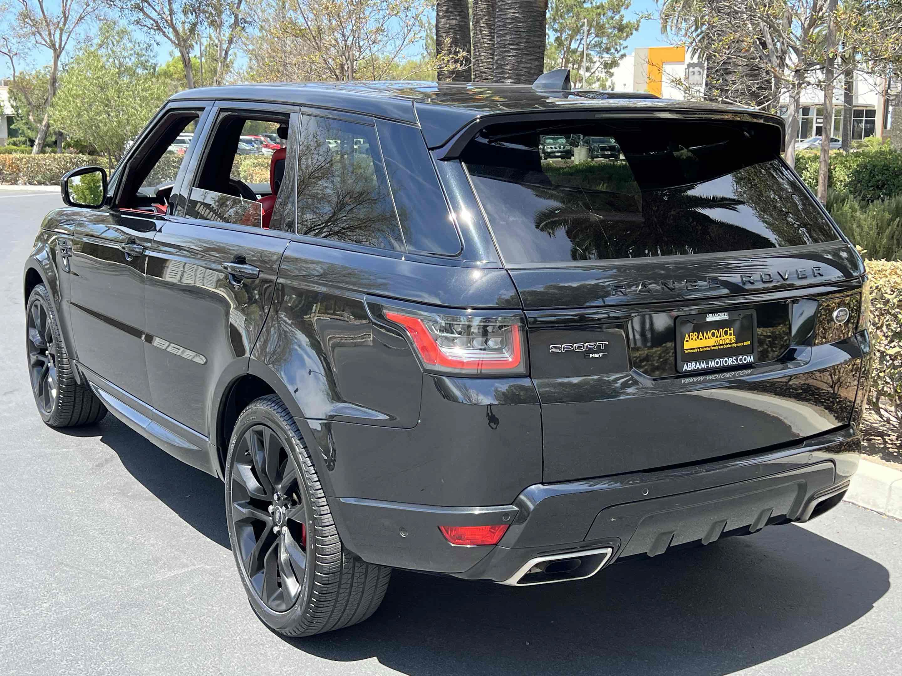 Used 2021 Land Rover Range Rover Sport HST AWD/4WD image 2
