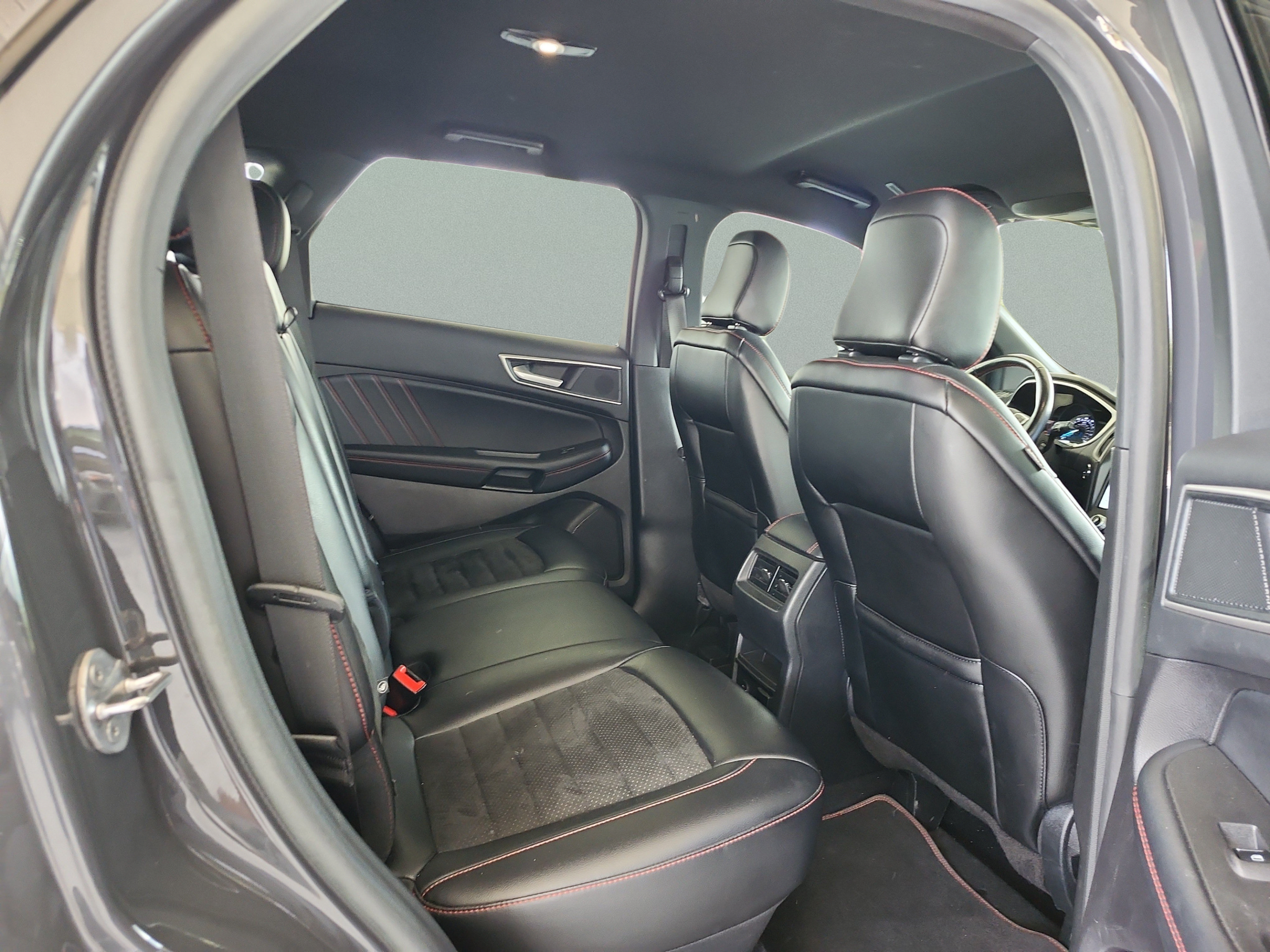 Certified 2021 Ford Edge ST-Line FWD image 19