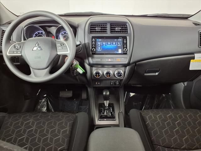Used 2024 Mitsubishi Outlander Sport ES AWD/4WD image 12