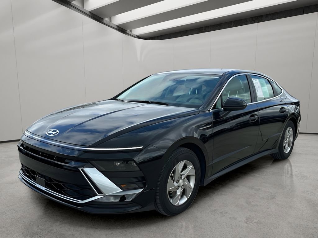 Used 2025 Hyundai Sonata SE image 1