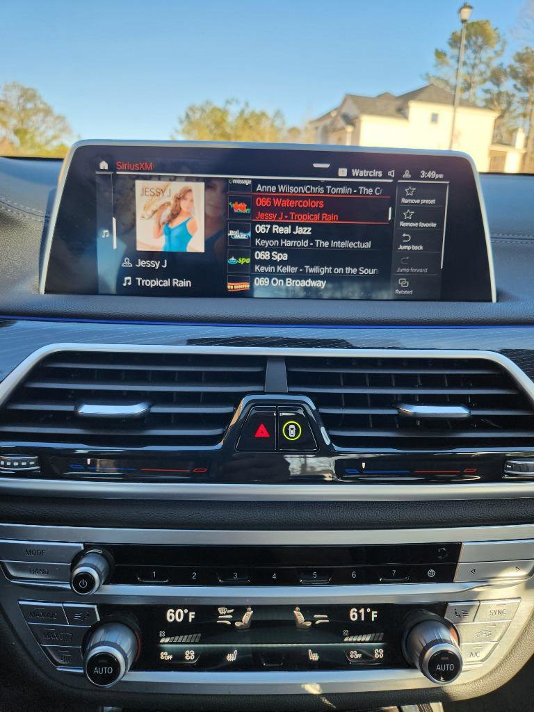 Used 2022 BMW 750i xDrive w/ M Sport Package image 38