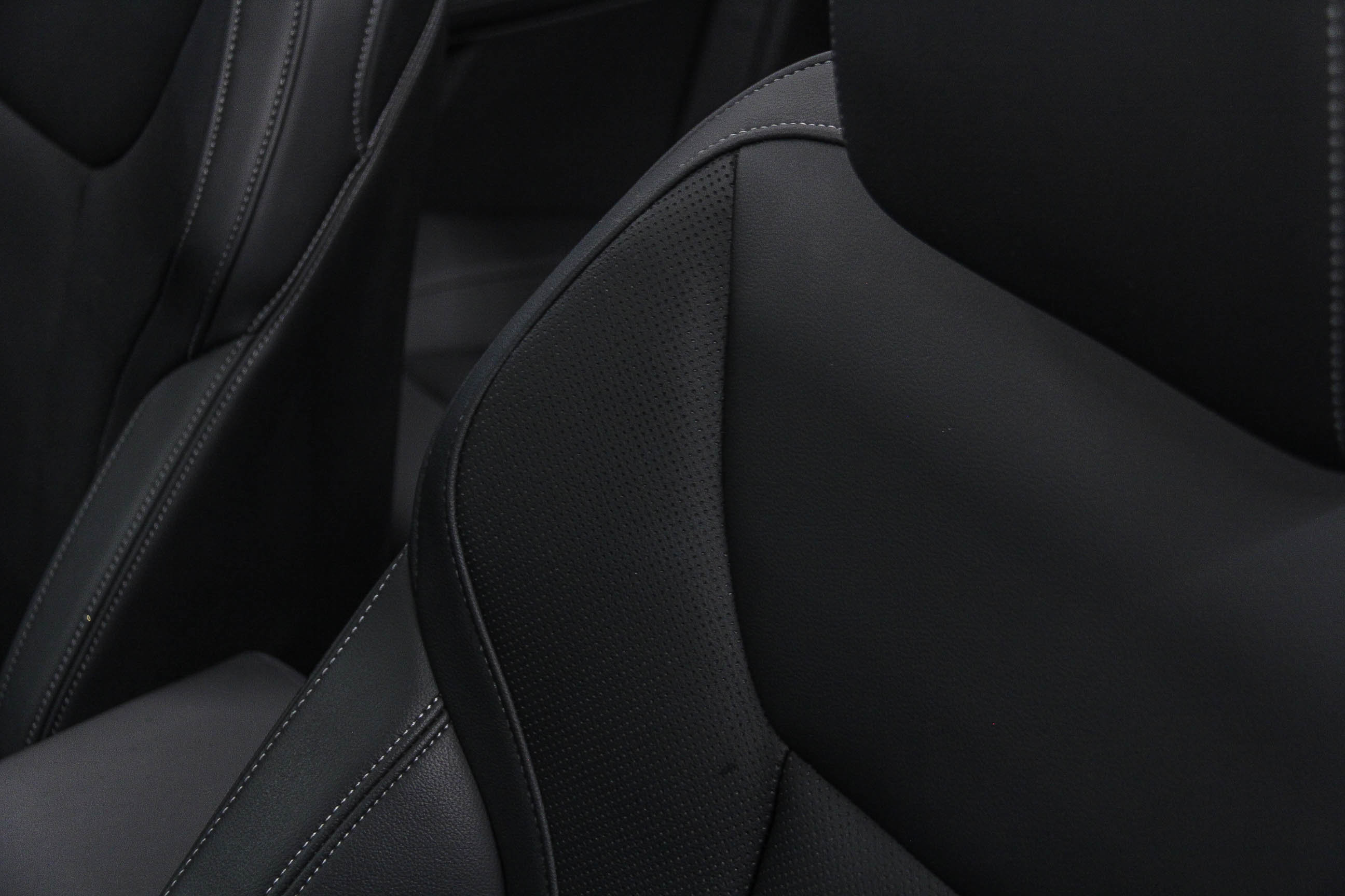 Used 2025 BMW 430i Convertible w/ Premium Package image 30