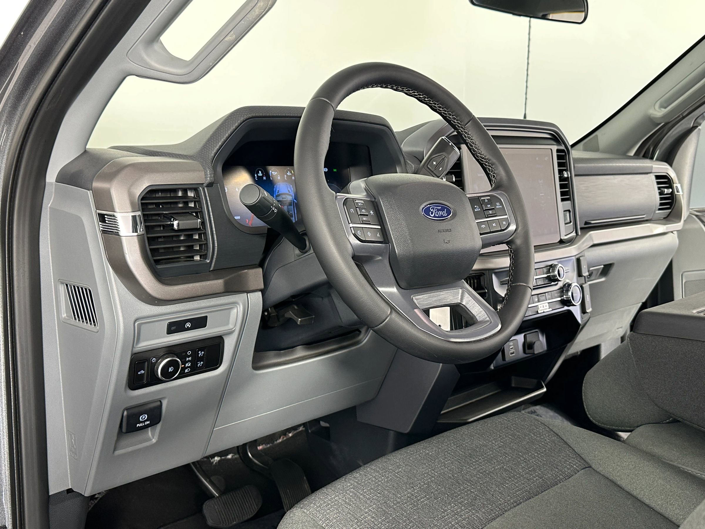 Used 2025 Ford F150 XLT w/ Equipment Group 301A Standard AWD/4WD image 33