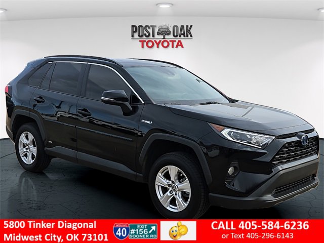 Used 2021 Toyota RAV4 XLE image 1