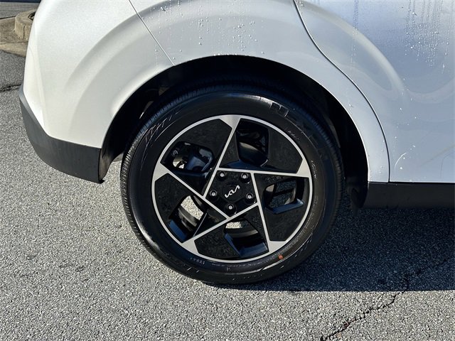 Used 2025 Kia Soul EX image 18