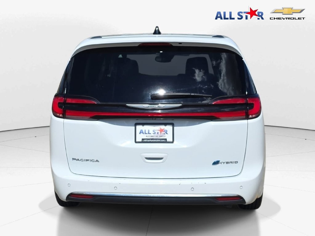 Used 2023 Chrysler Pacifica Touring-L FWD image 4
