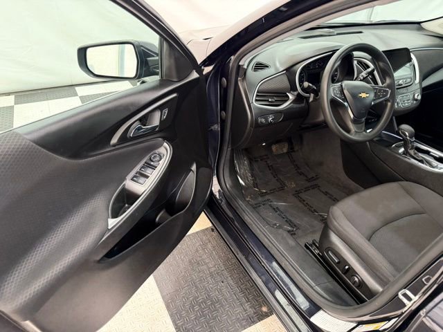 Used 2023 Chevrolet Malibu LT image 29