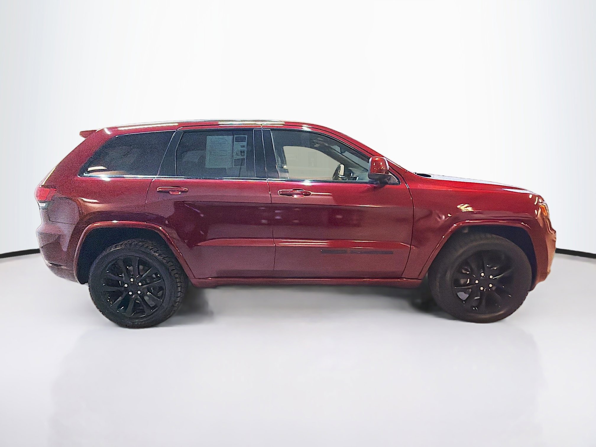 Used 2018 Jeep Grand Cherokee Altitude image 10