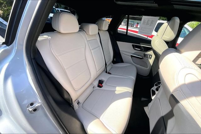 Used 2026 Mercedes-Benz GLC 300 4MATIC image 16
